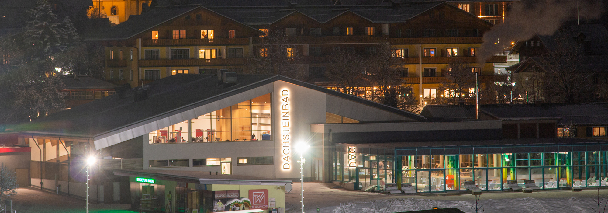 Dachsteinbad  bei Nacht (c) Michael Simonlehner